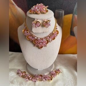 Juliana vintage Rare  Pink Crystal Floral 4 piece sets